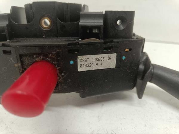 COMMODO FORD FIESTA - Vue 3